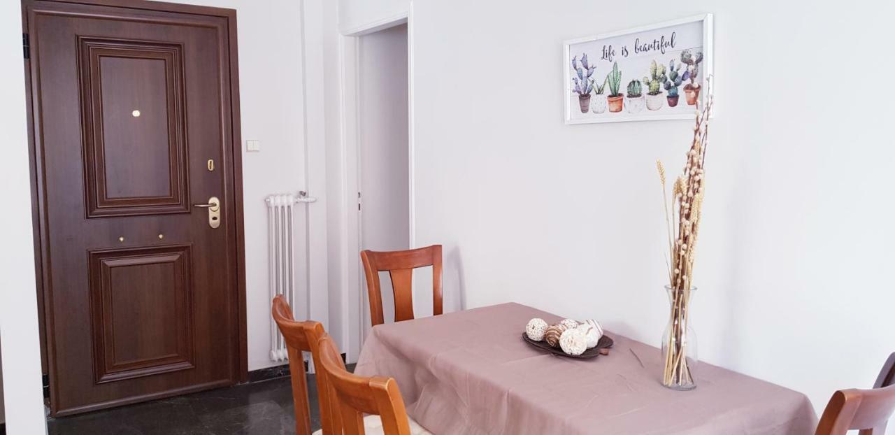 Spacious Apartment In The Historical Center Of Athena Bagian luar foto
